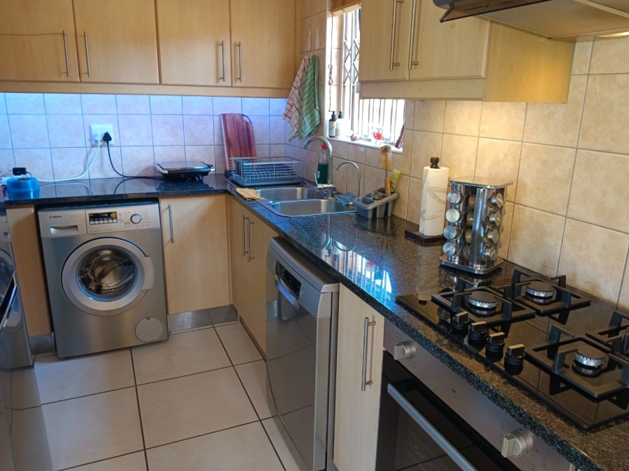 3 Bedroom Property for Sale in Sandbaai Western Cape